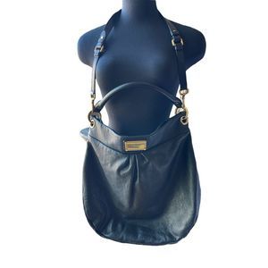 10
Marc Jacobs
XL Classic Q Hillier Black Leather Hobo Bag